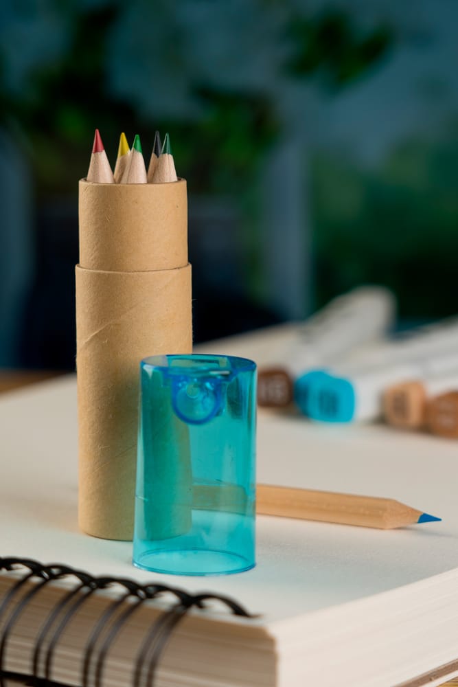 Kredki drewniane 6 kolorów BECKY w pudełku z recyklingu - z logo z własnym nadrukiem, kolor niebieski