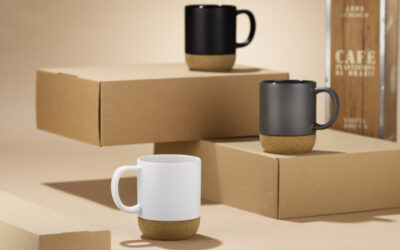 Ceramiczne i porcelanowe kubki z logo