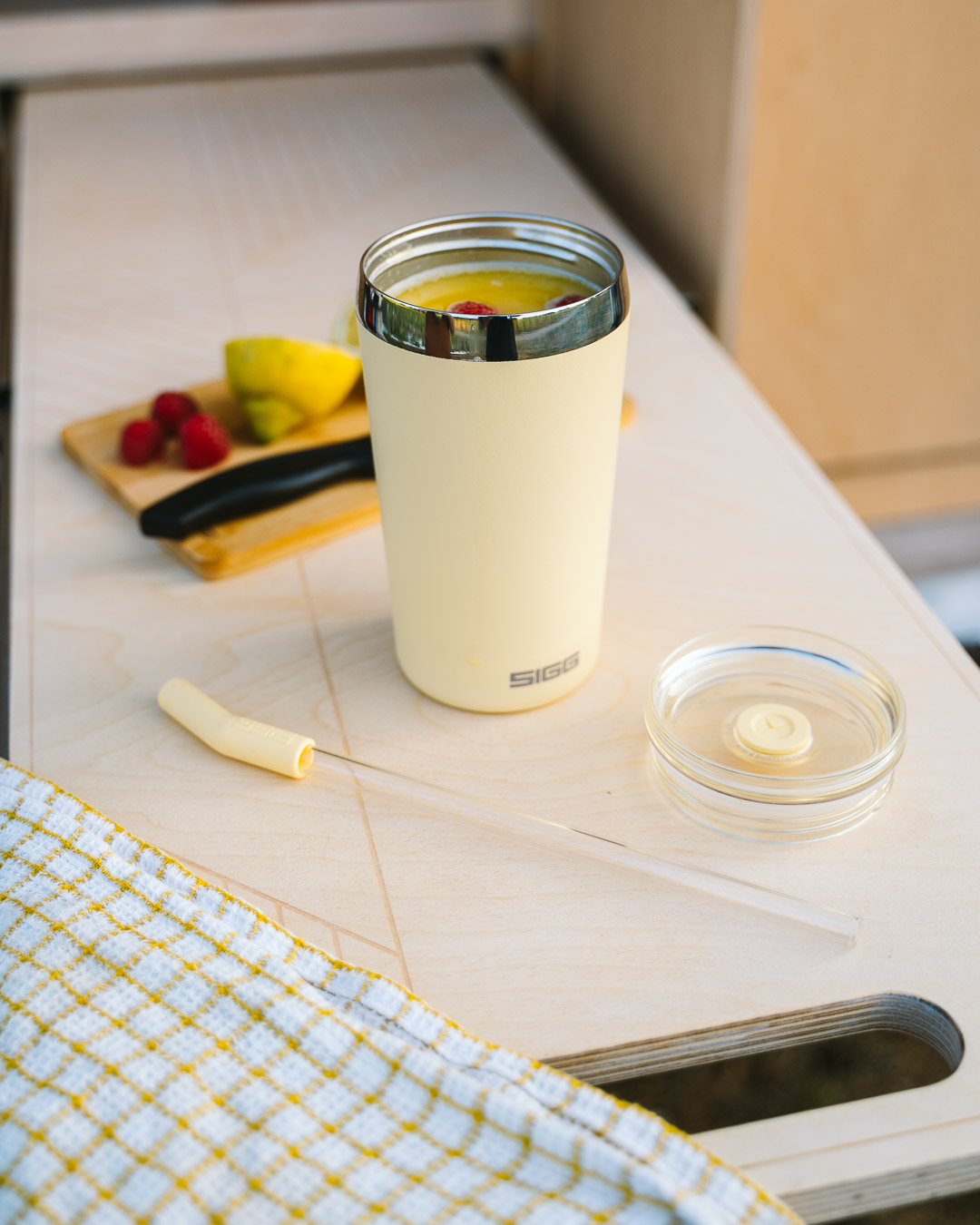 HELIA OPTIMISTIC YELLOW 0.45 L z własnym nadrukiem, kolor Żółty