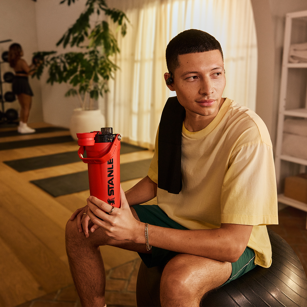 The Activate Shaker 0.6L / 20oz z własnym nadrukiem, kolor Chili Black